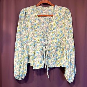 3/25$ Floral Front Tie Blouse